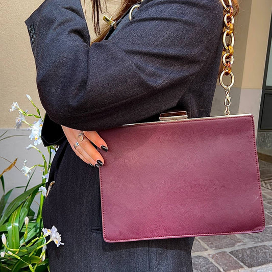 Vintage style bag in burgundy