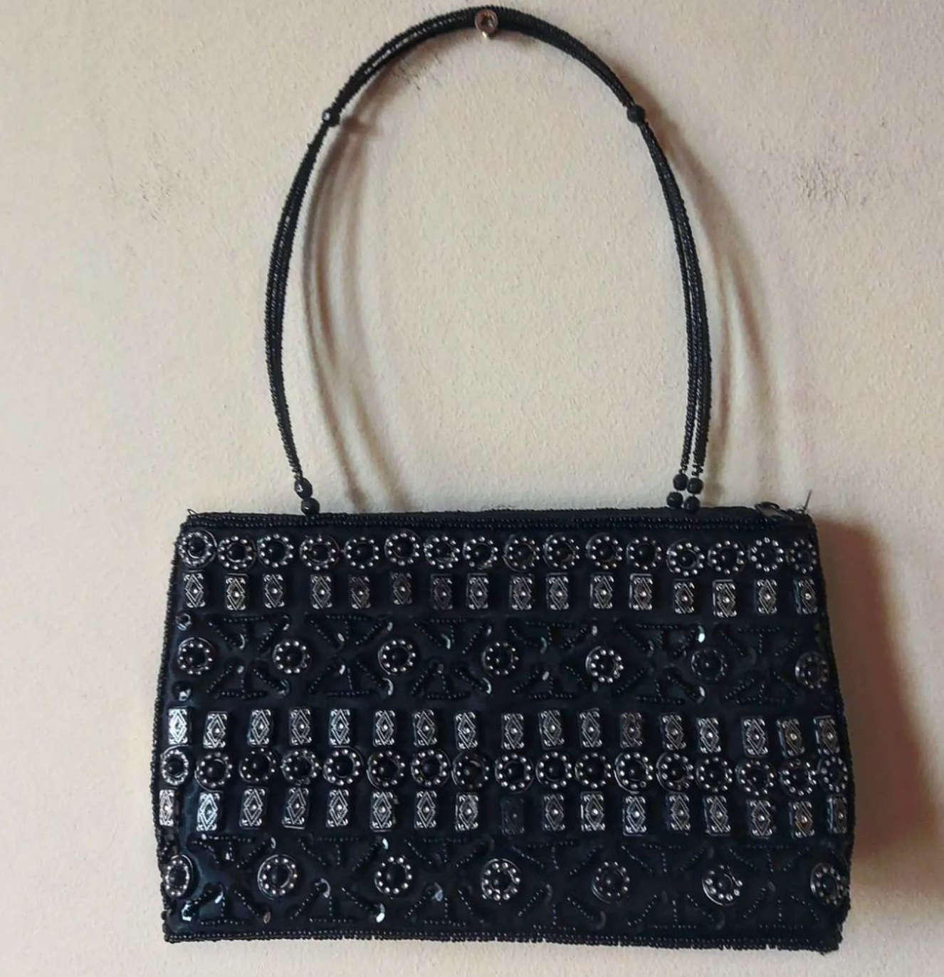 Sequins purse in black