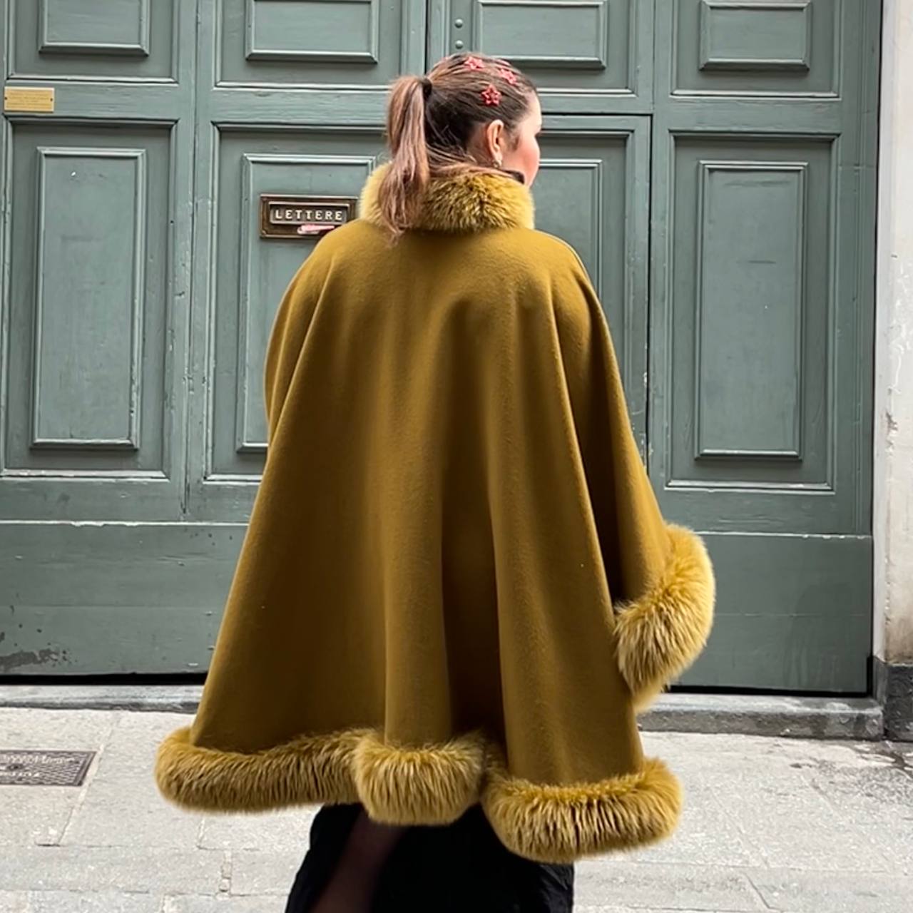 Mantello con pelliccia | fur cloak